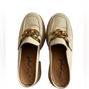 Free People Cream Loafers with Gold Chain 7.5/8